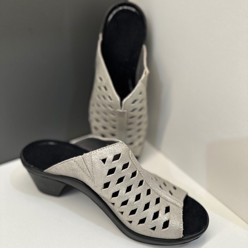 Romika "Mokassetta" Style Slide Sandal (Women's US 6-6.5 / EU 37)